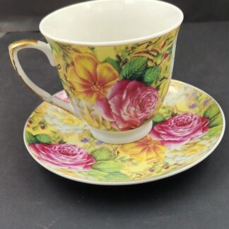 Фарфоровая чашка с блюдцем из чайного набора. Royal Porcelain / Design England коллекция Розы старой Англии 2000е годы 200 мл