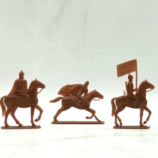 Набор винтажных пластмассовых солдатиков «Ледовое побоище» (Конница «Русичи»), 3 шт., завод «Прогресс», СССР, 7х4см