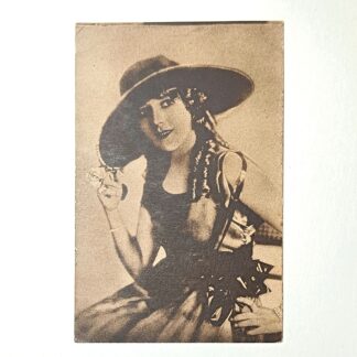 Антикварная открытка «Актриса Мери Пикфорд в широкополой шляпе», 1920-е гг. 14х9см